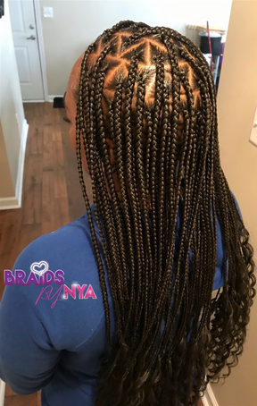 Traingle Knotless Braids w curly ends